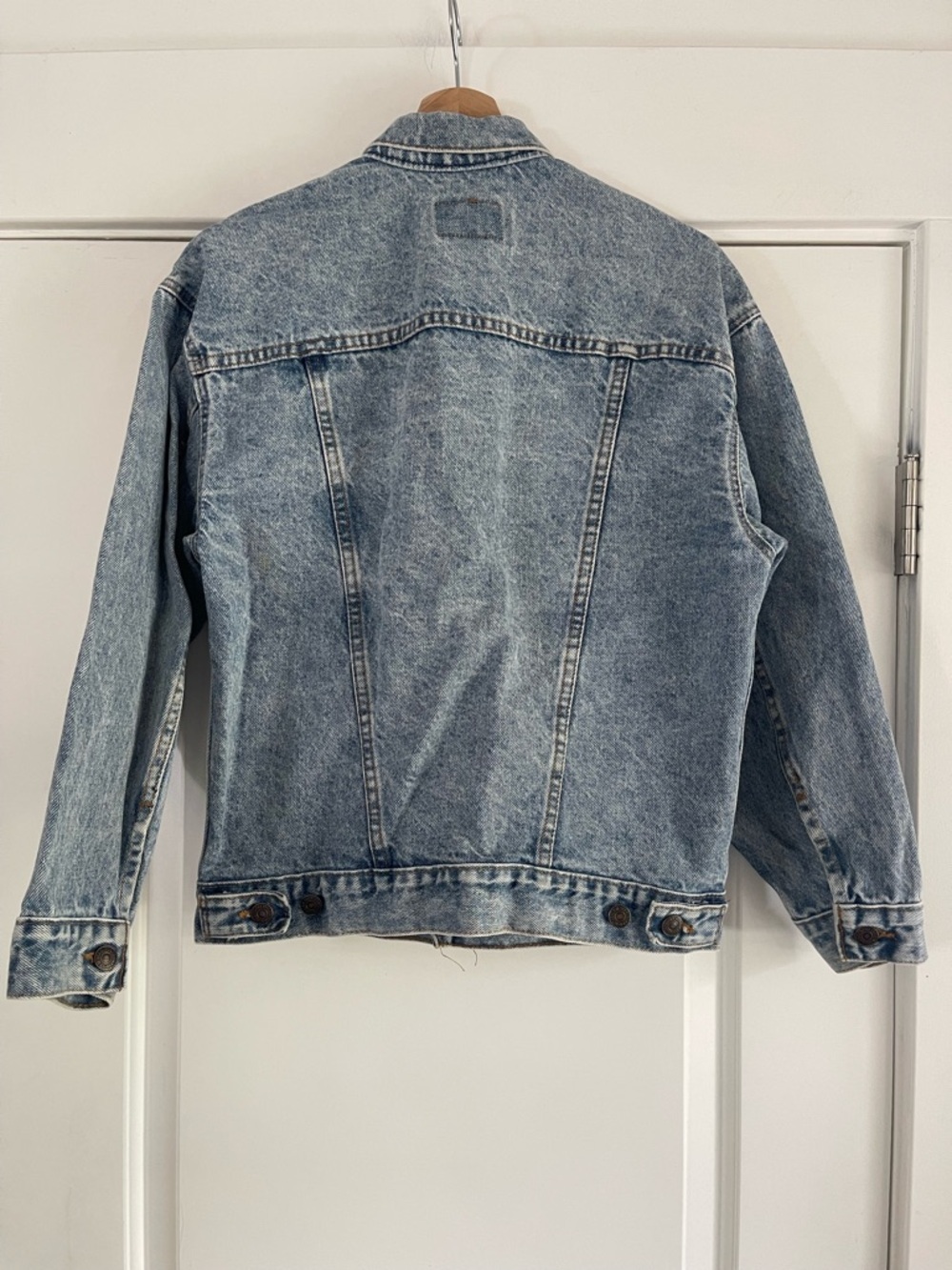 Vintage Levi’s Denim Jacket  - L - Picture 5 of 6